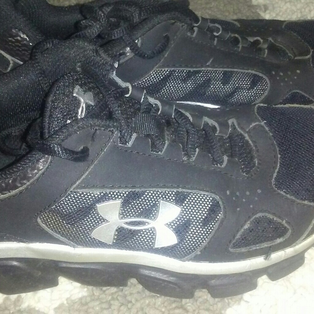 Under Armour Kids Shoes🎮